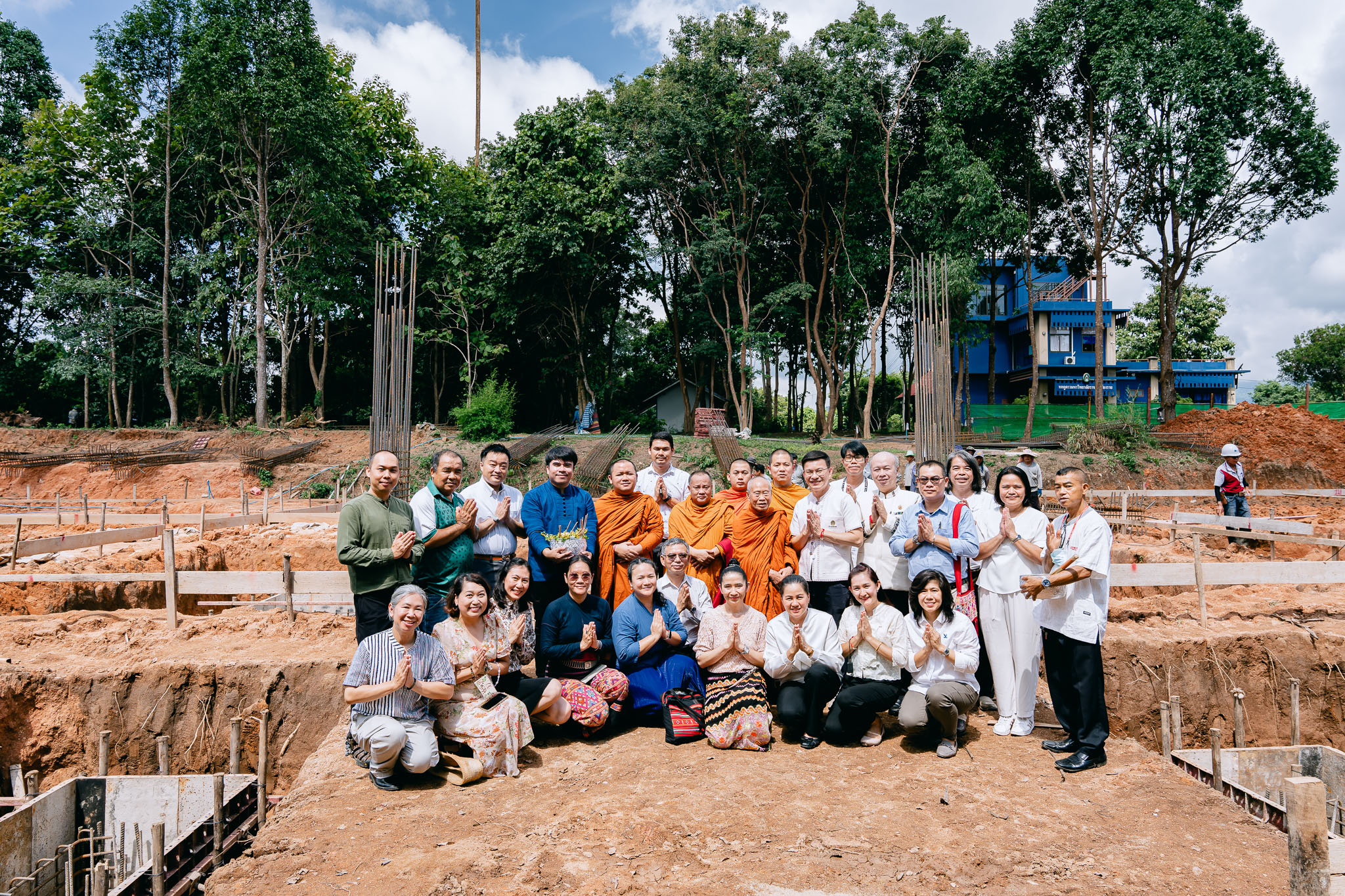 พิธีขึ้นท้าวทั้งสี่และพิธียกเสาเอกอาคารคณะมนุษยศาสตร์