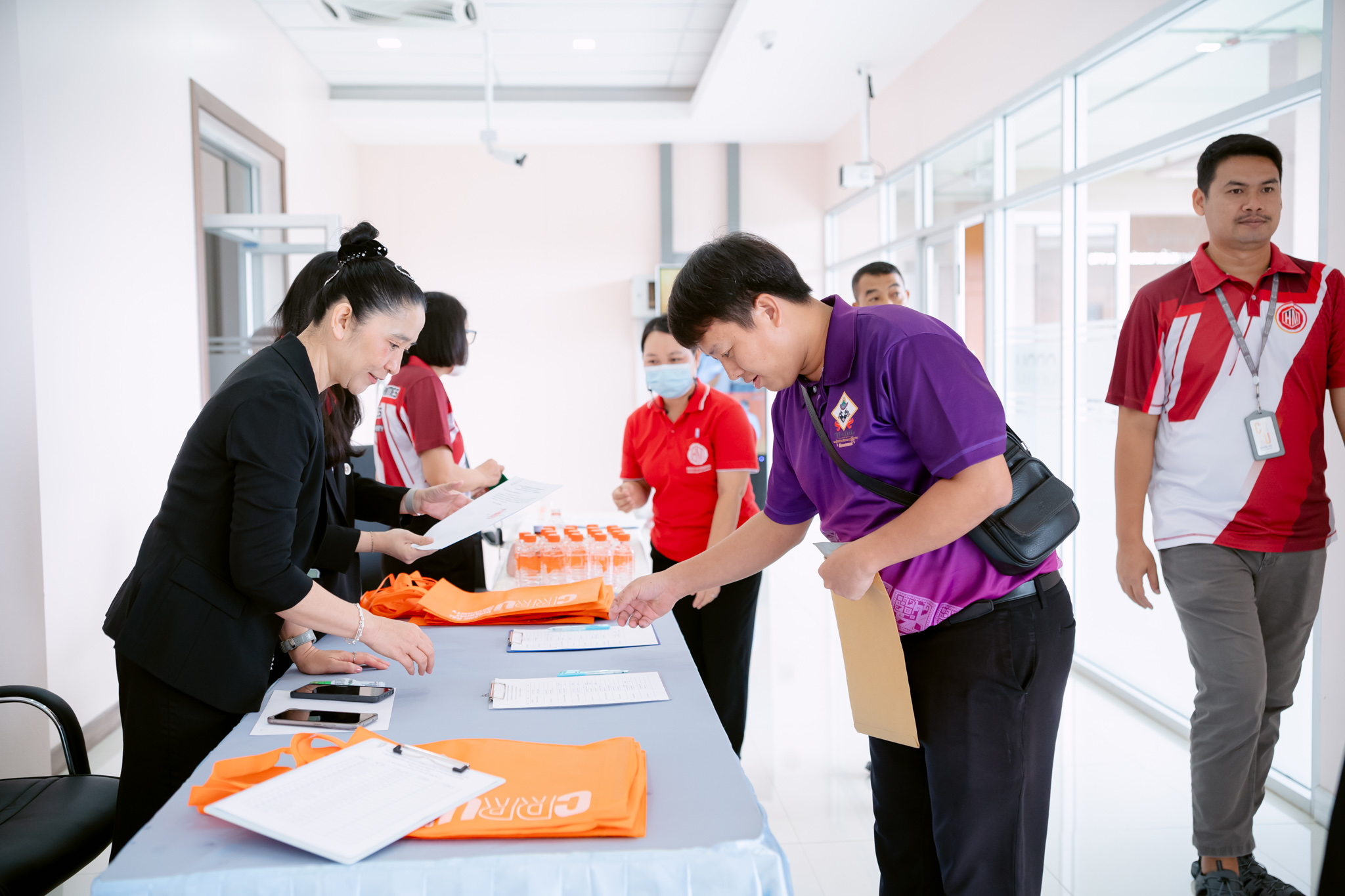 กิจกรรมส่งมอบนักศึกษาฝึกประสบการณ์วิชาชีพครูสอนภาษาจีน