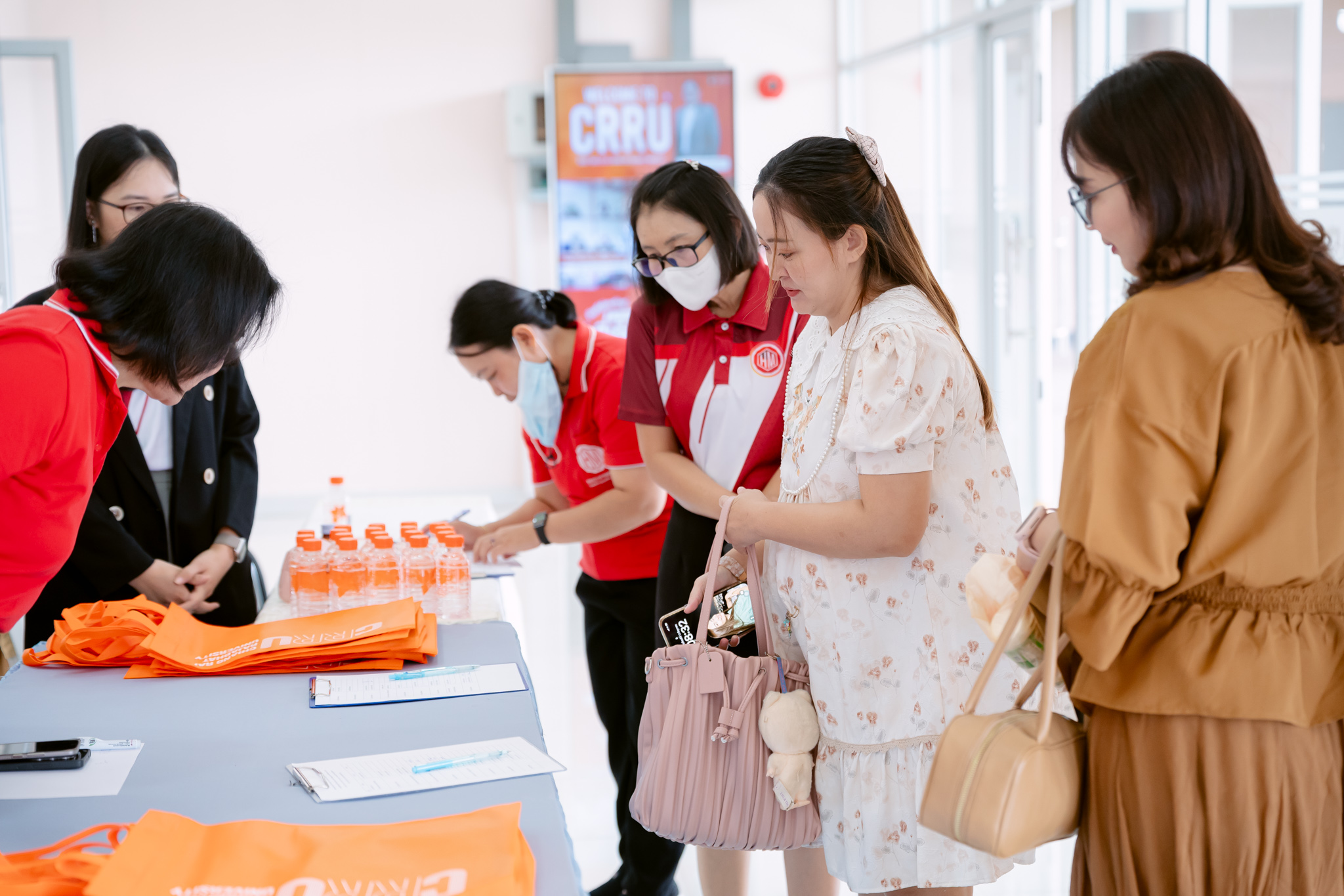 กิจกรรมส่งมอบนักศึกษาฝึกประสบการณ์วิชาชีพครูสอนภาษาจีน