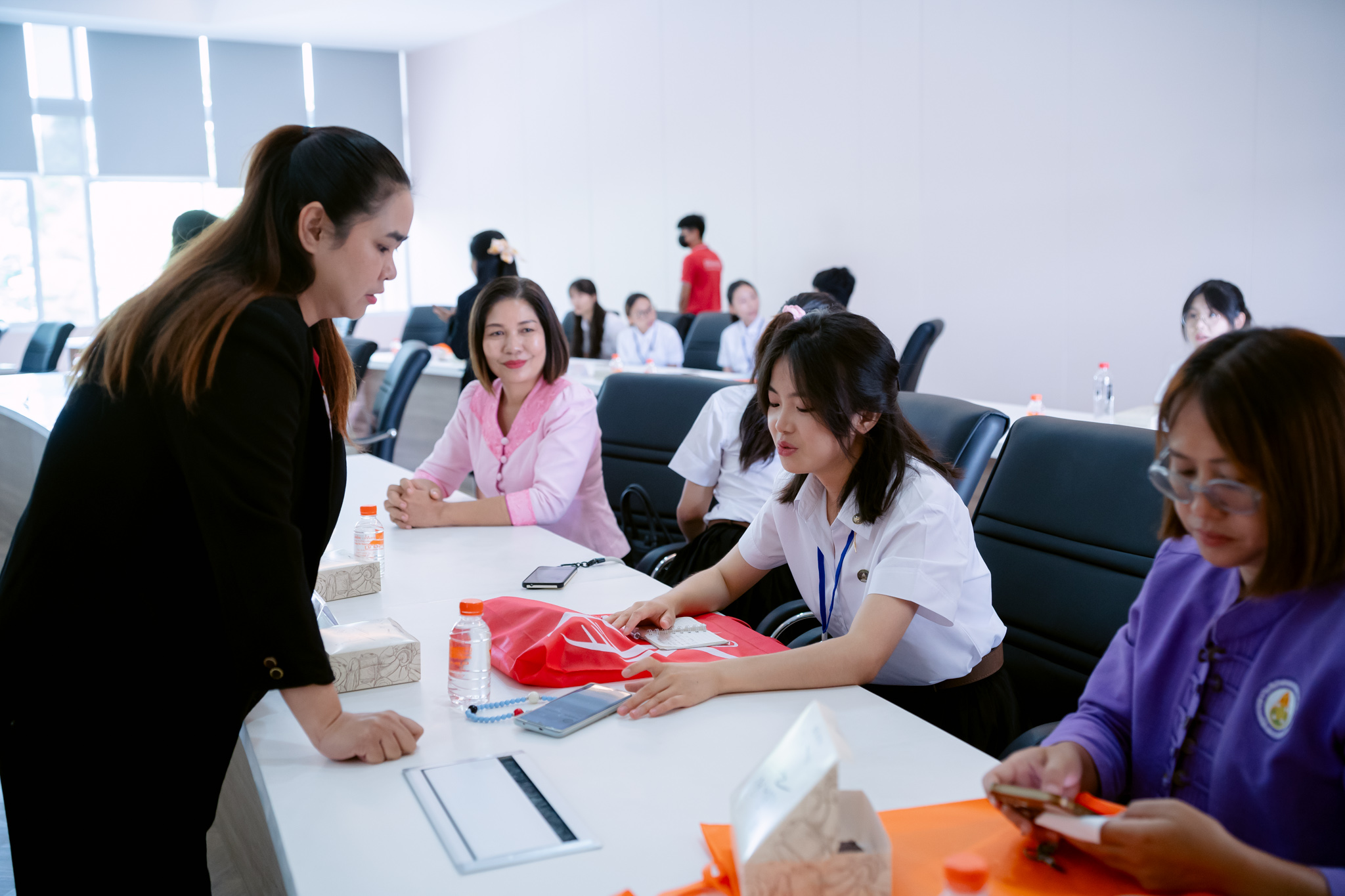 กิจกรรมส่งมอบนักศึกษาฝึกประสบการณ์วิชาชีพครูสอนภาษาจีน