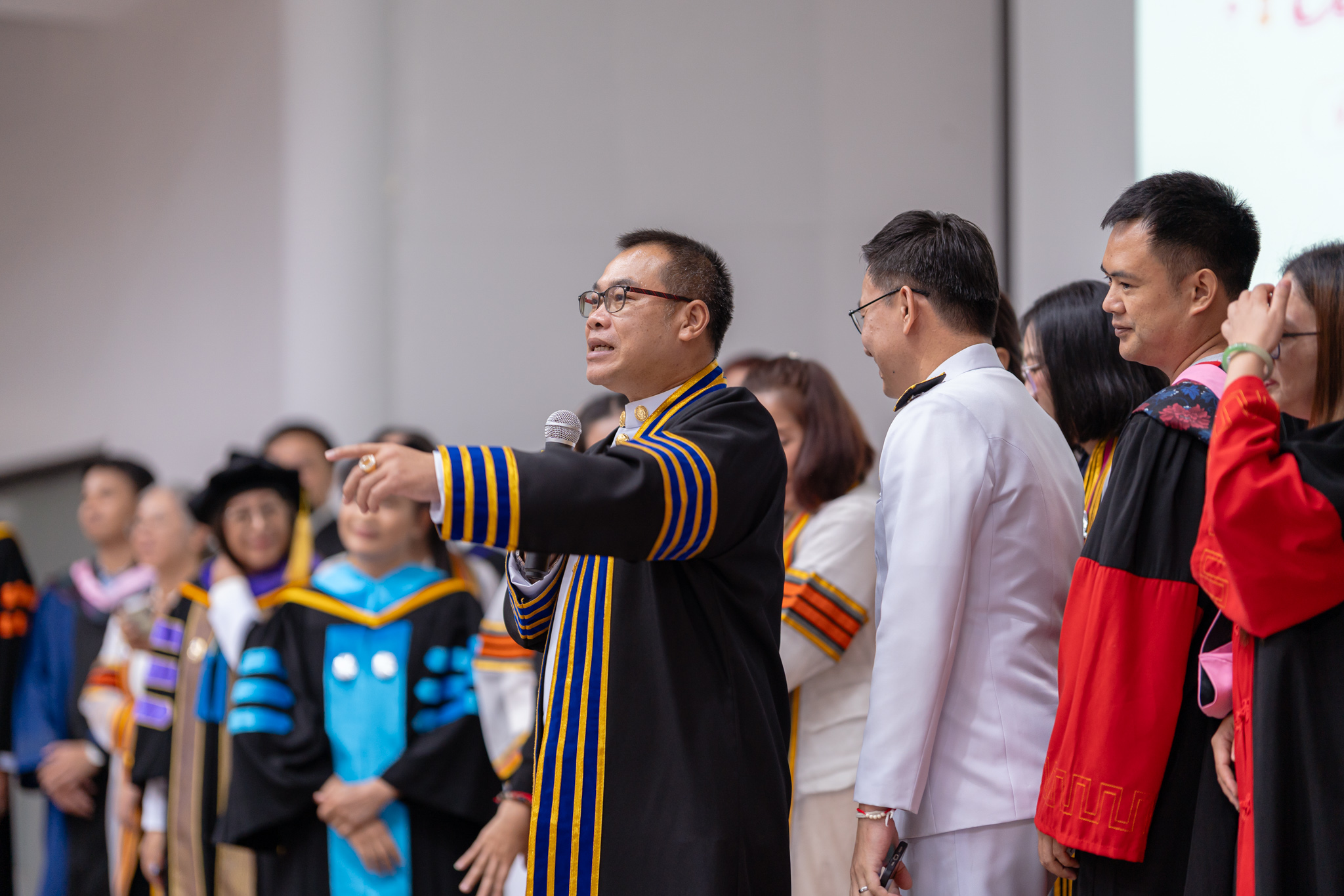 แสดงความยินดีกับ  บัณฑิตใหม่คณะมนุษยศาสตร์และสังคมศาสตร์
