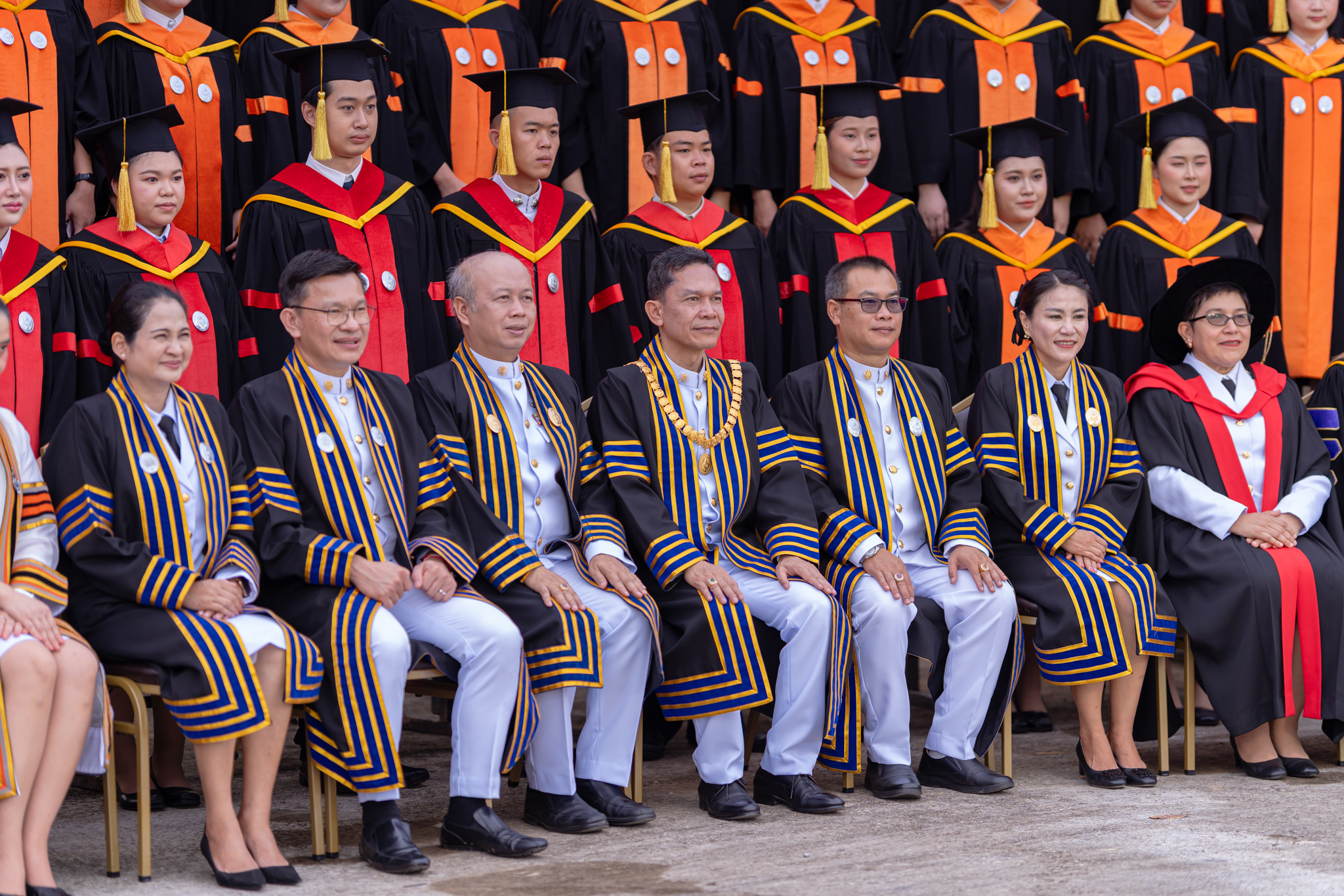 แสดงความยินดีกับ  บัณฑิตใหม่คณะมนุษยศาสตร์และสังคมศาสตร์
