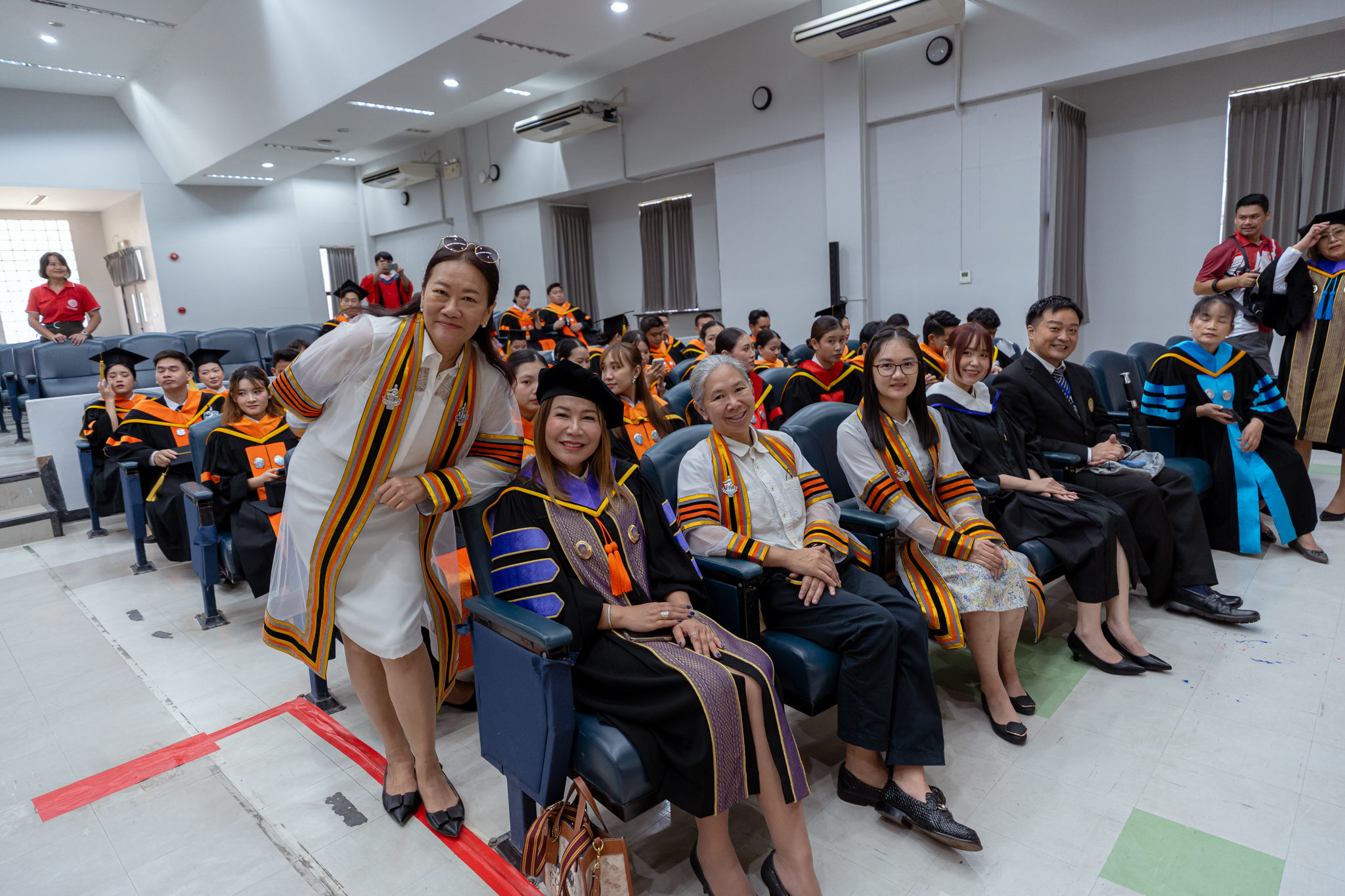แสดงความยินดีกับ  บัณฑิตใหม่คณะมนุษยศาสตร์และสังคมศาสตร์