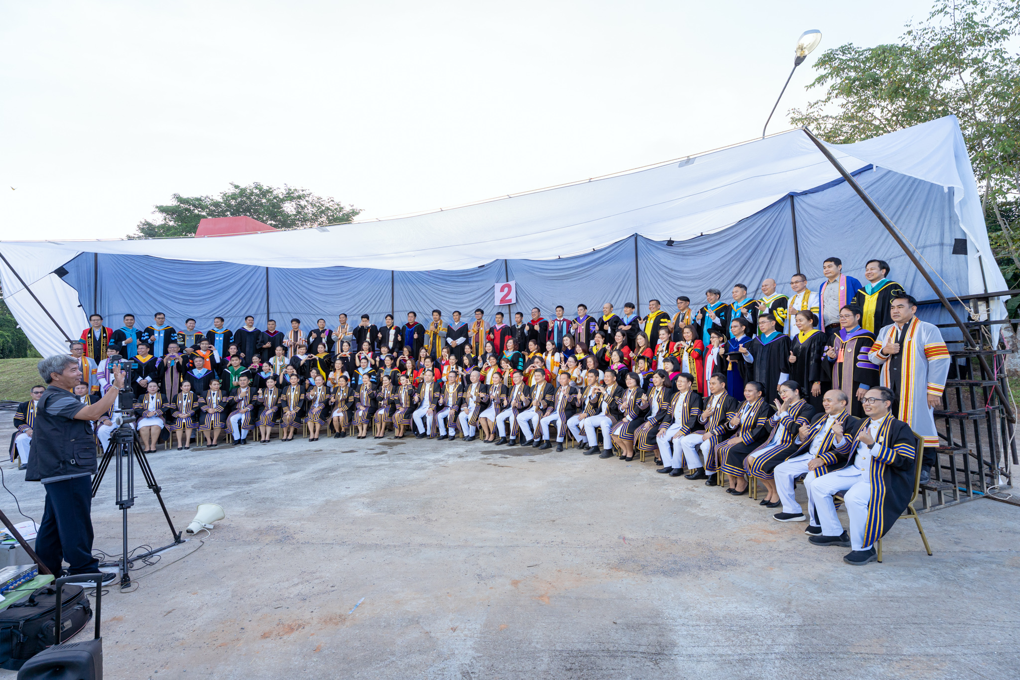 แสดงความยินดีกับ  บัณฑิตใหม่คณะมนุษยศาสตร์และสังคมศาสตร์