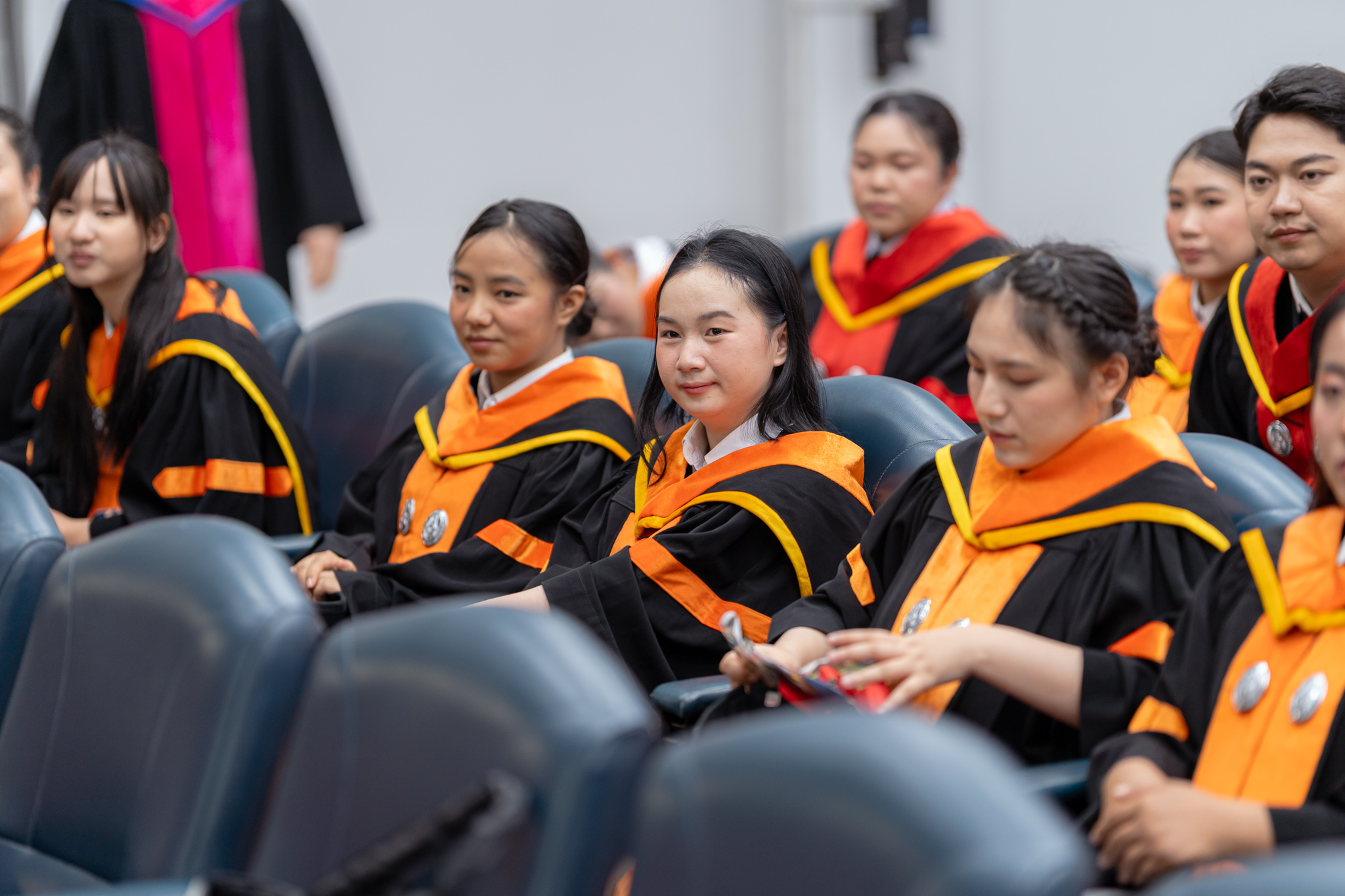 แสดงความยินดีกับ  บัณฑิตใหม่คณะมนุษยศาสตร์และสังคมศาสตร์
