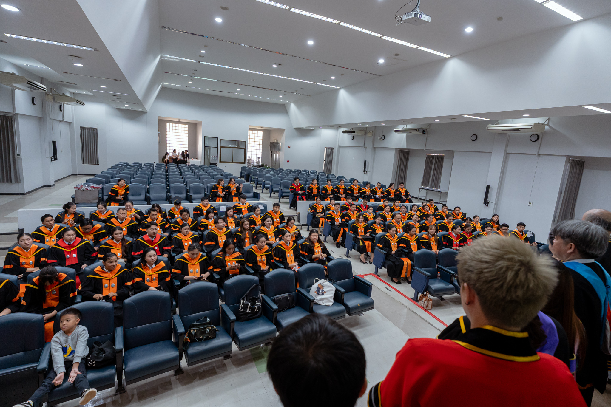 แสดงความยินดีกับ  บัณฑิตใหม่คณะมนุษยศาสตร์และสังคมศาสตร์