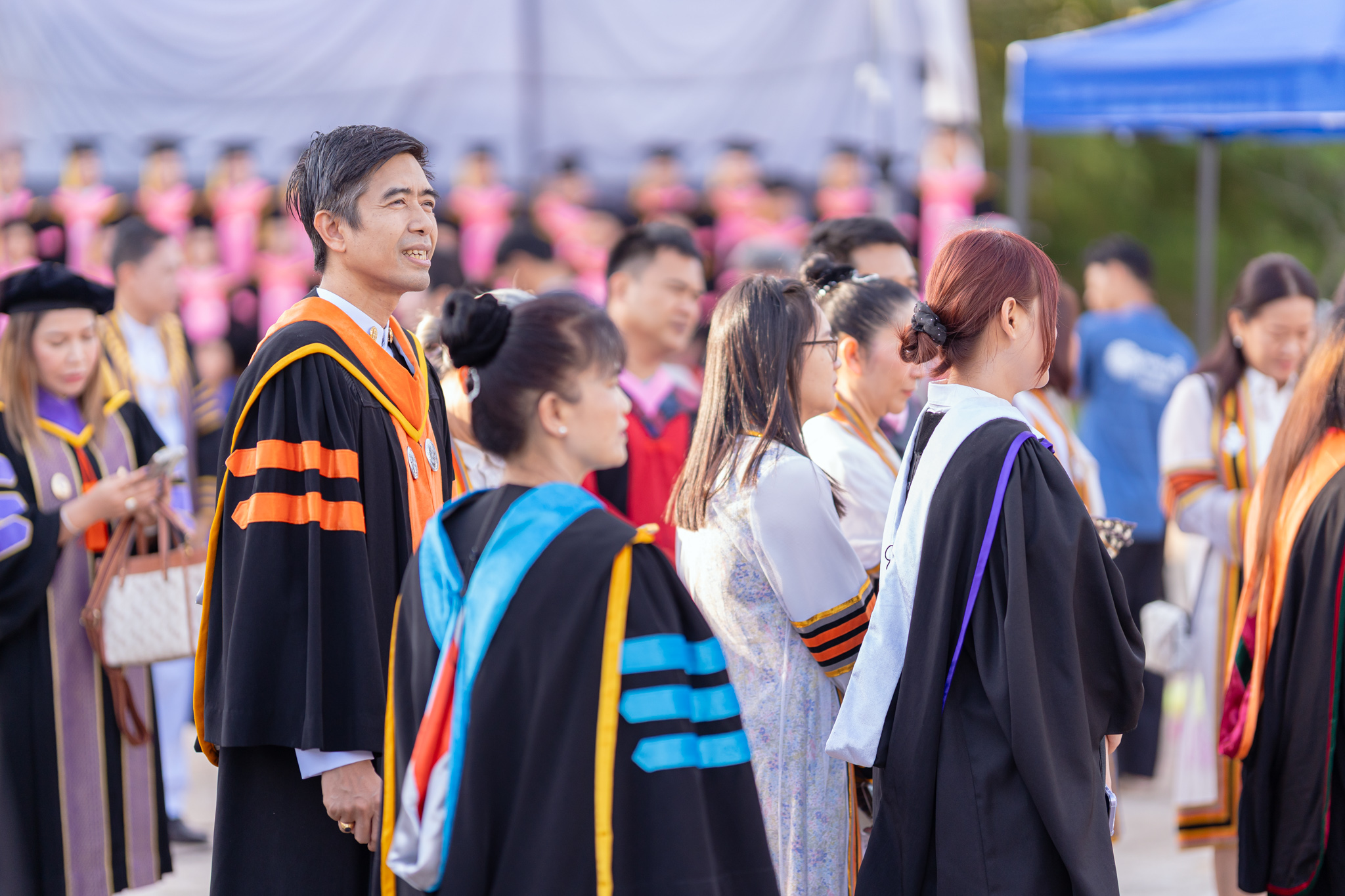 แสดงความยินดีกับ  บัณฑิตใหม่คณะมนุษยศาสตร์และสังคมศาสตร์