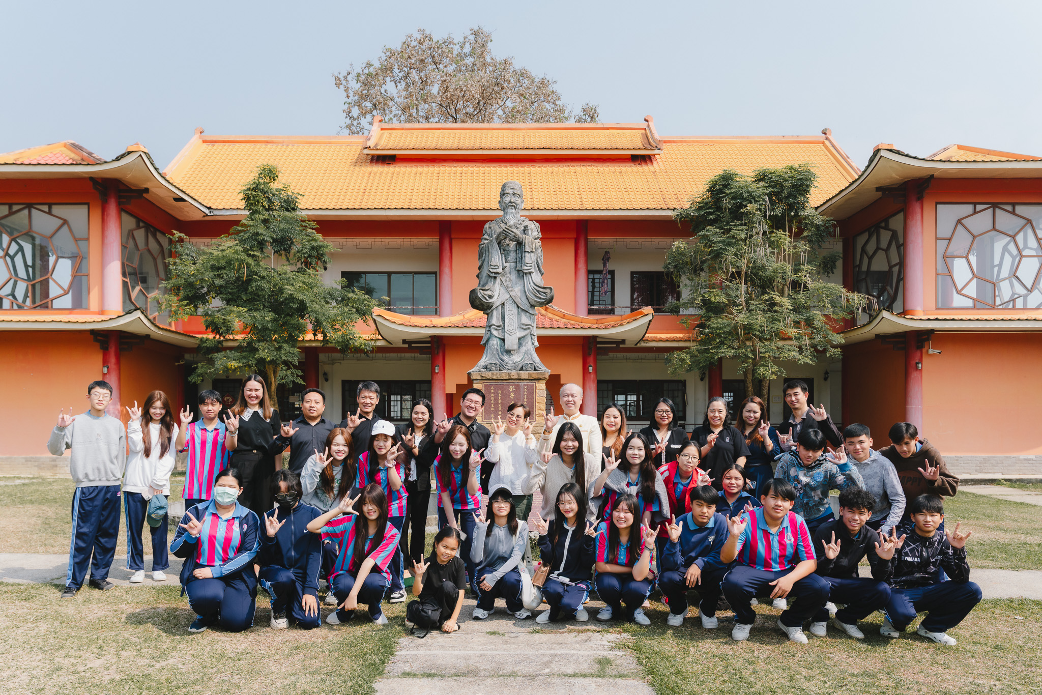 คณะมนุษยศาสตร์และสังคมศาสตร์ ต้อนรับคณะครูนักเรียน โรงเรียนพะเยาพิทยาคม จังหวัดพะเยา