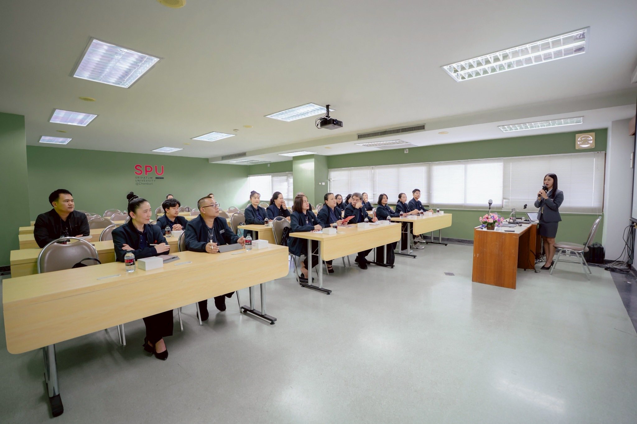 คณะมนุษยศาสตร์และสังคมศาสตร์ ศึกษาดูงาน ณ มหาวิทยาลัยศรีปทุม เขตชลบุรี จังหวัดชลบุรี